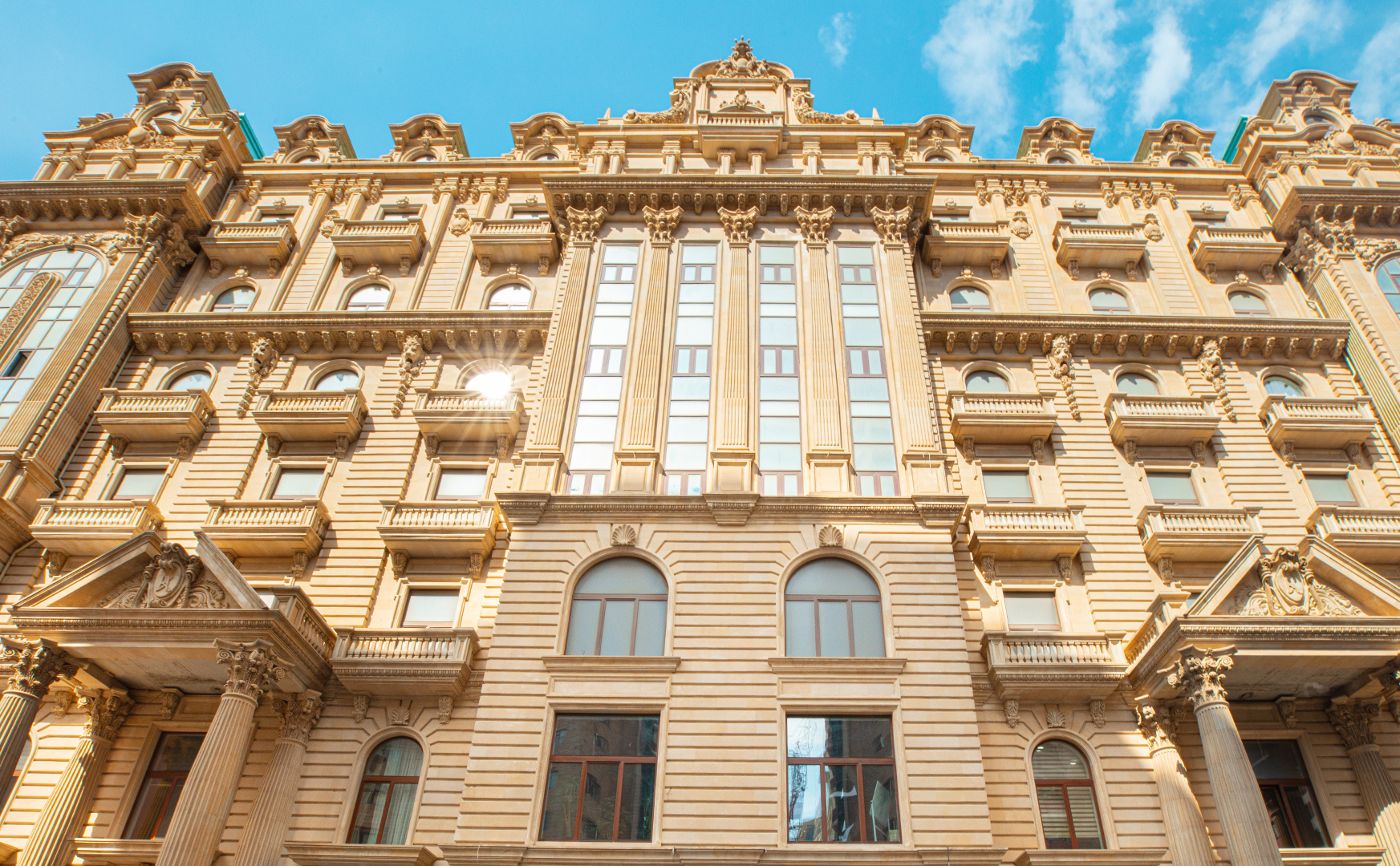 "Kristal"ın Nəsimidə inşa etdiyi prestijli layihə – "Royal Residence"