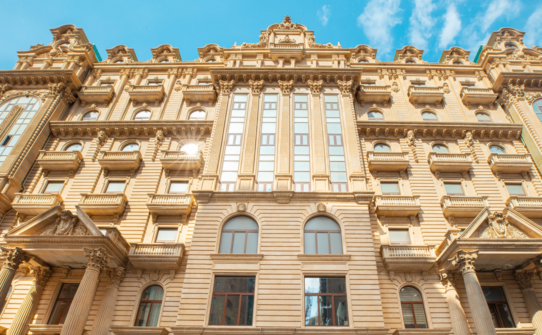 "Kristal"ın Nəsimidə inşa etdiyi prestijli layihə – "Royal Residence"