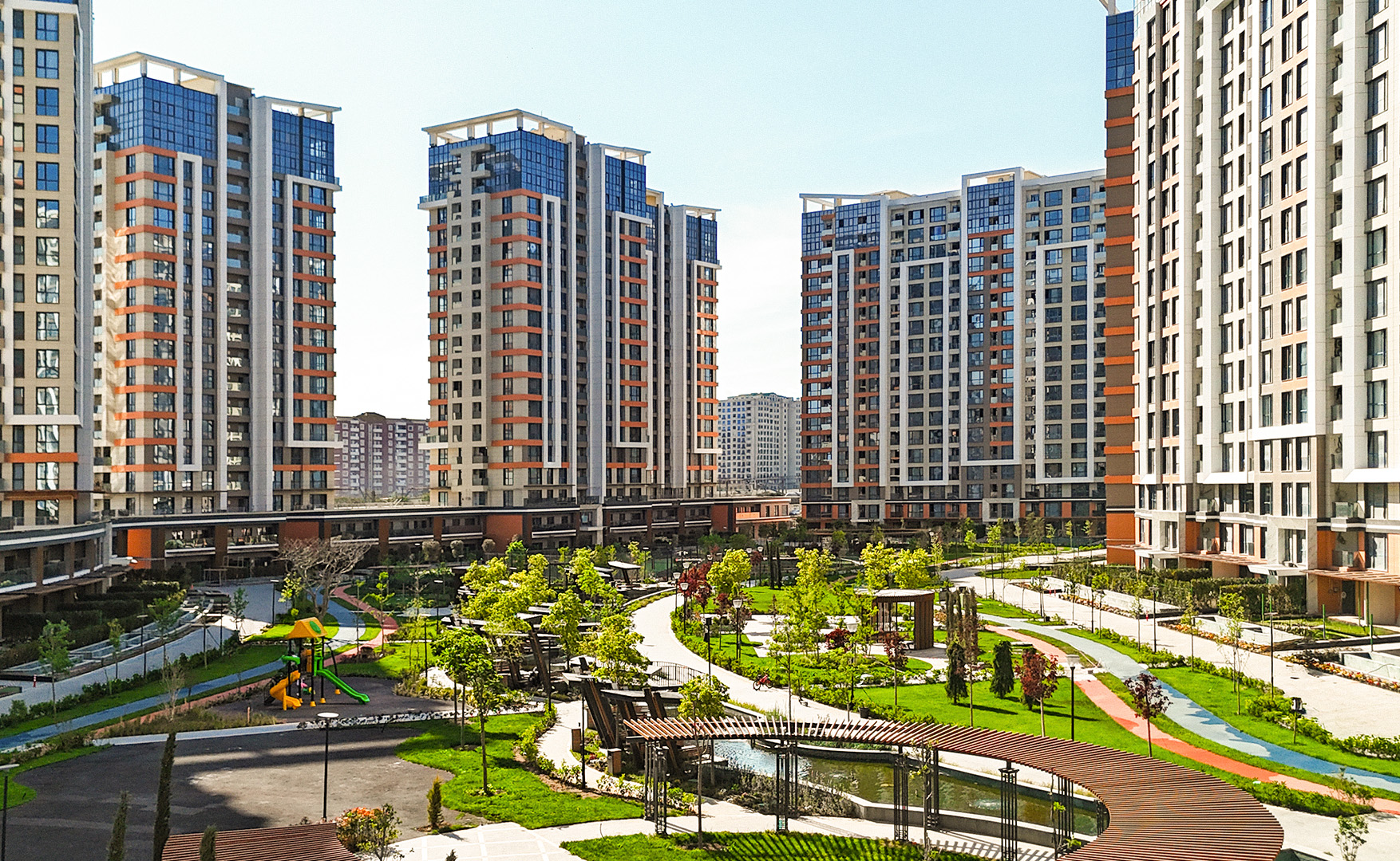В жилом комплексе «City Garden Narimanov» в продаже представлены как готовые квартиры, так и квартиры на стадии строительства!